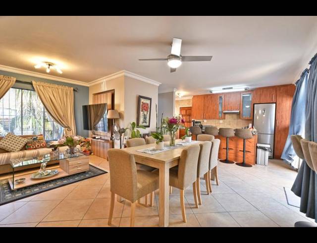 3 BEDROOM TOWNHOUSE FOR SALE IN WILGEHEUWEL